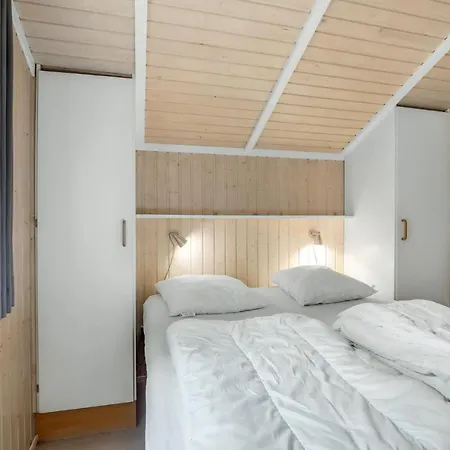 Awesome In Nex With 2 Bedrooms And Wifi Дом отдыха Snogebaek