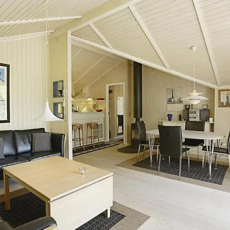 Awesome In Nex With 2 Bedrooms And Wifi Дом отдыха Snogebaek